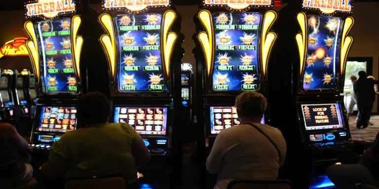Hot Streak: Lucky Gambler Hits $25K on Fireball Slot Machine