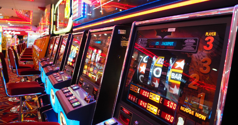  SLOT MACHINES