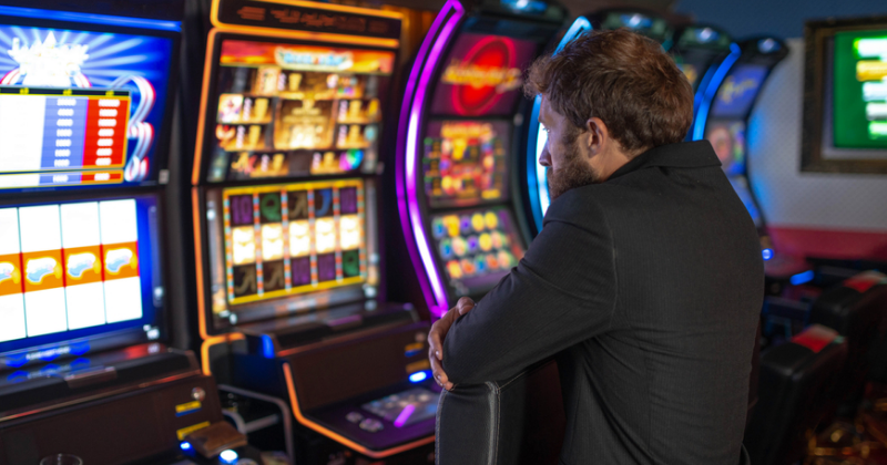  SLOT MACHINES