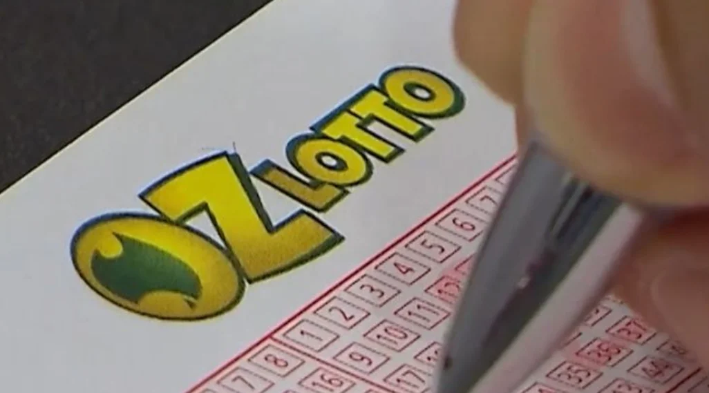 Fifteen strangers split single Oz Lotto win worth $70 million 1